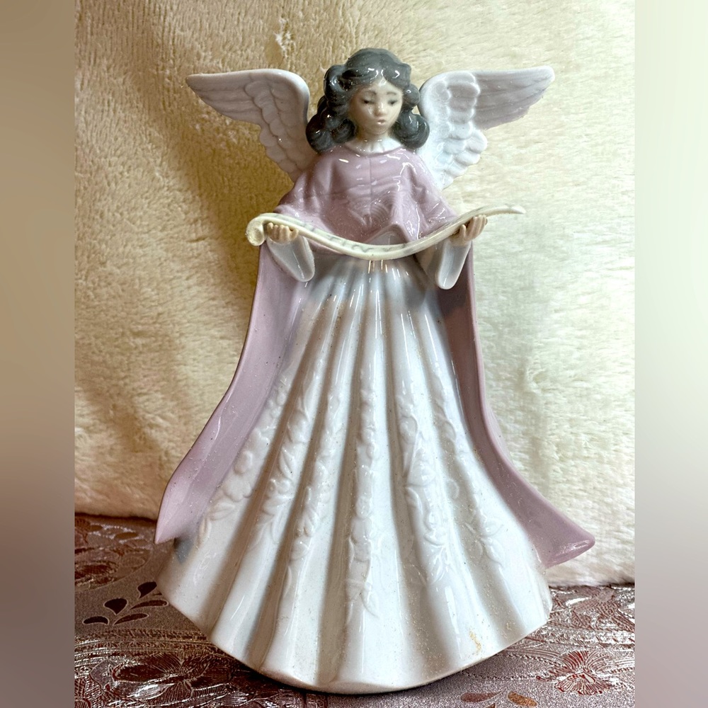 Lladro Spain Porcelain Angel Retired.
